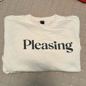 HARRY STYLES’ PLEASING CREWNECK